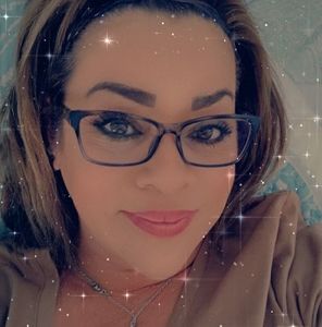 Meet your Posher, Angie